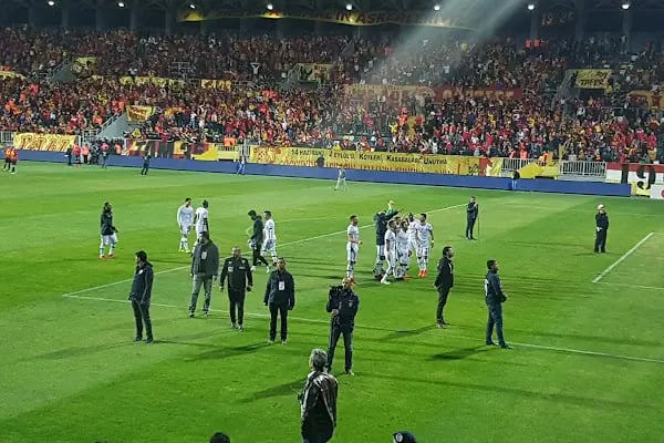 Bornova Stadyumu - Resim 5