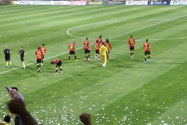 Bornova Stadyumu - Resim 15