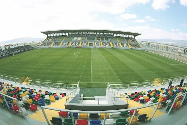 Bornova Stadyumu - Resim 3