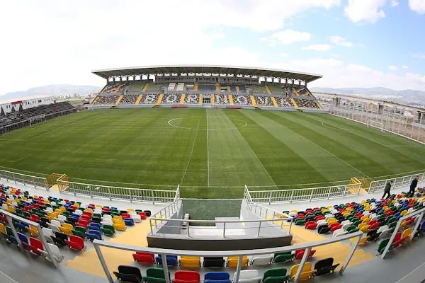 Bornova Stadyumu - Resim 1