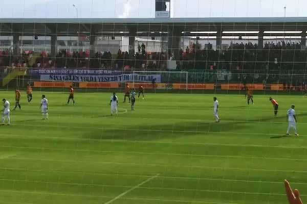 Bornova Stadyumu - Resim 16