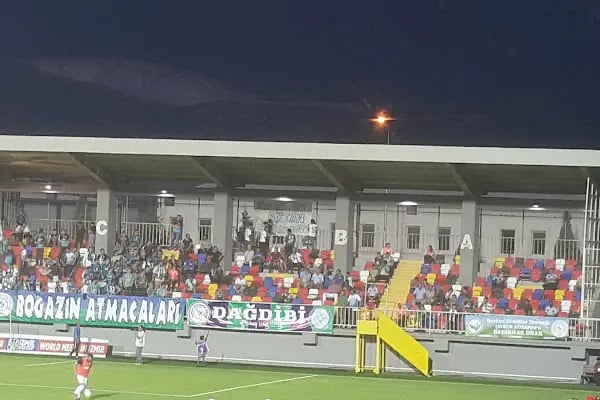 Bornova Stadyumu - Resim 20