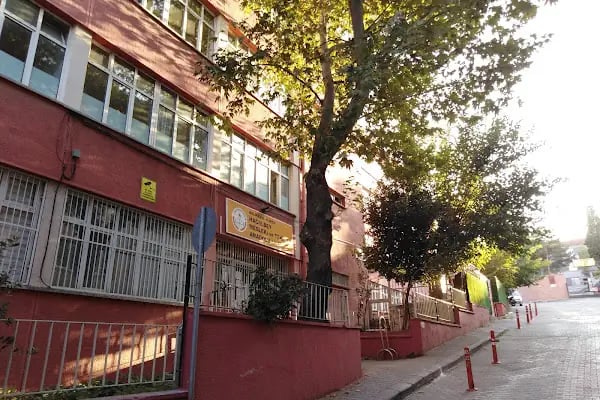 Hacıilbey Mesleki ve Teknik Anadolu Lisesi - Resim 3