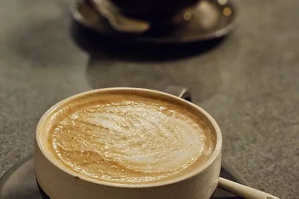 Aura Cafe &amp; Patisserie - Resim 4