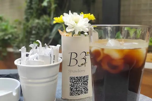 Aura Cafe &amp; Patisserie - Resim 2