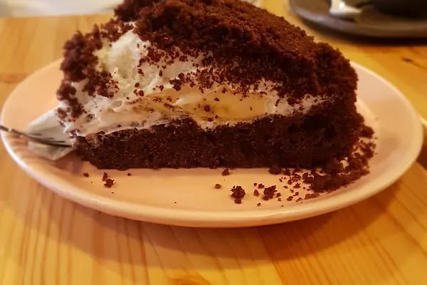 Aura Cafe &amp; Patisserie - Resim 18