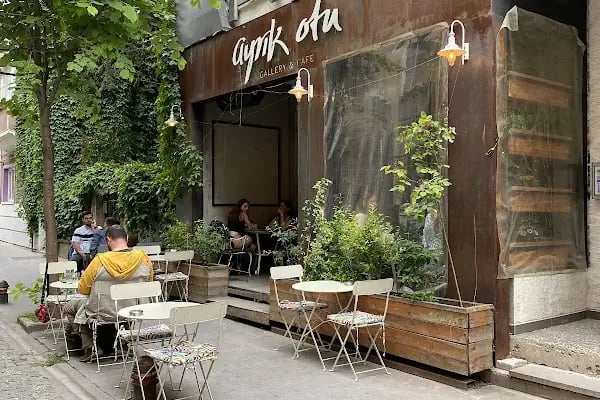 Aura Cafe &amp; Patisserie - Resim 9