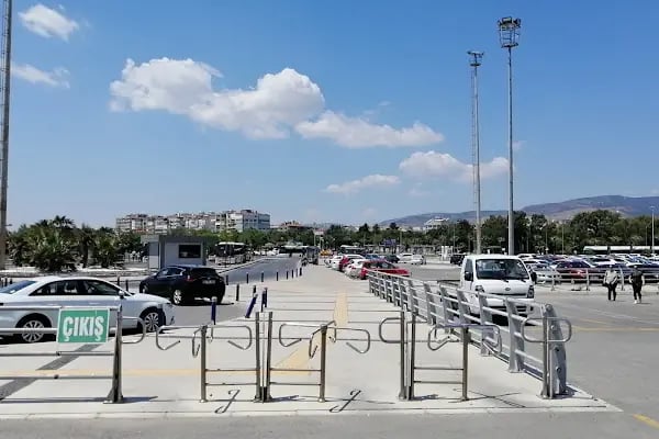Bostanlı İskele Tramvay Durağı - Resim 10