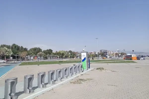 Bostanlı İskele Tramvay Durağı - Resim 15