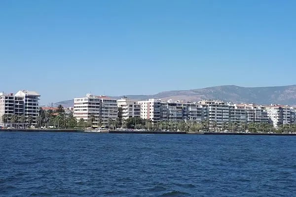 Bostanlı İskele Tramvay Durağı - Resim 7