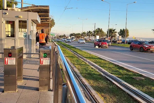 Bostanlı İskele Tramvay Durağı - Resim 5