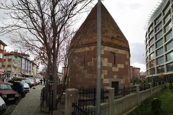 ULAŞ BABA TÜRBESİ - Resim 18