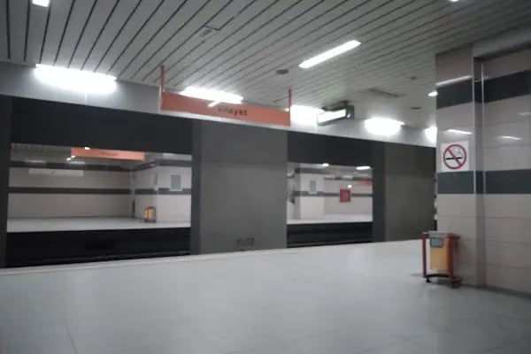 Valilik Metro İstasyonu - Resim 4