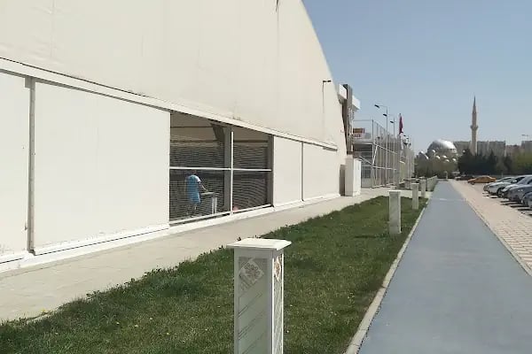 Selçuklu Belediyesi Tenis Kortu - Resim 15