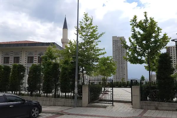 ŞEHİT TAHSİN GEREKLİ CAMİİ VE KURAN KURSU - Resim 16