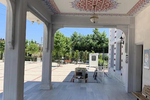 ŞEHİT TAHSİN GEREKLİ CAMİİ VE KURAN KURSU - Resim 10