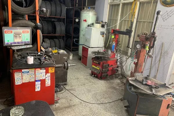 Yıldırım Oto Lastik MOBİL YOL YARDIM 7/24 SEYYAR SERVİS - Resim 6