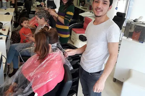 Latife Bayan Kuaförü Ve Güzellik Merkezi - Resim 14