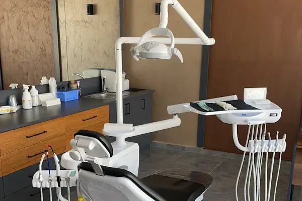 BatıKlinik Ağız ve Diş Sağlığı Polikliniği - Protez Uzmanı, Batıkent İmplant Tedavisi, Batıkent Diş Hekimi - Resim 2