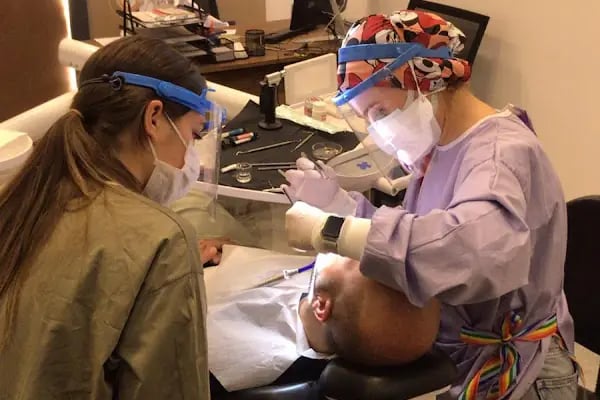 BatıKlinik Ağız ve Diş Sağlığı Polikliniği - Protez Uzmanı, Batıkent İmplant Tedavisi, Batıkent Diş Hekimi - Resim 11