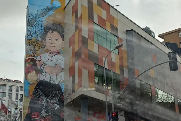 Halis Kurtça Kültür Çocuk Merkezi - Resim 2