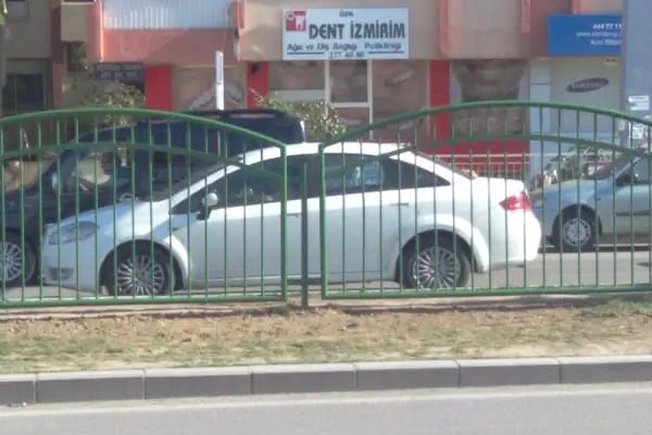 Özel Dent İzmirim Ağız Ve Diş Sağlığı Polikliniği - Resim 7