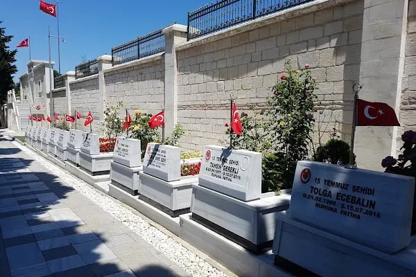 15 Temmuz Şehitler Mezarlığı - Resim 7