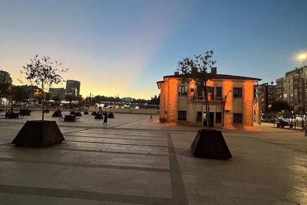 Topçu Meydanı - Resim 3
