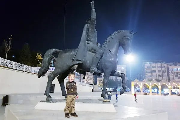 Topçu Meydanı - Resim 9