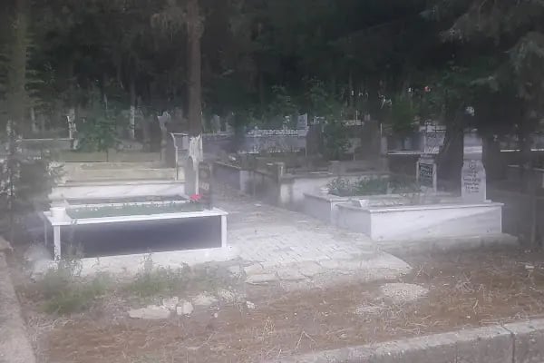 Gönen Şehir Mezarlığı - Resim 8