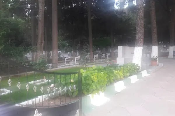 Gönen Şehir Mezarlığı - Resim 9