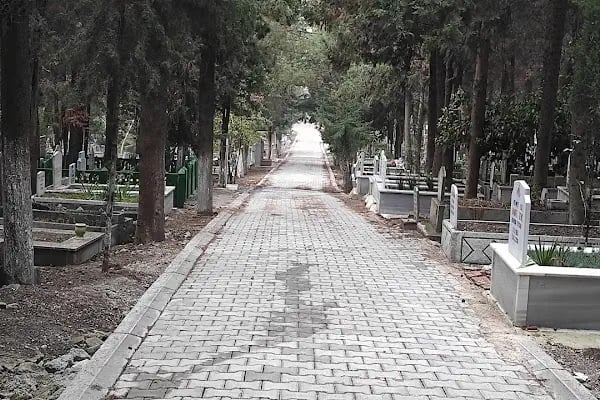 Gönen Şehir Mezarlığı - Resim 13