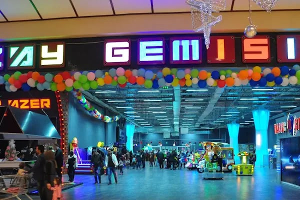 Uzay Gemisi Eğlence Merkezi - Resim 1