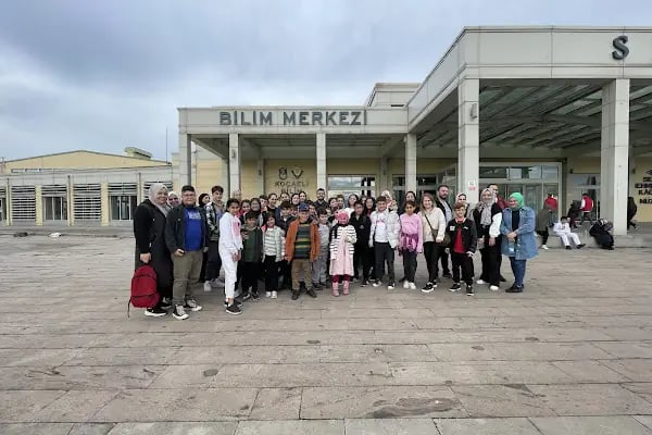 Akademi Arnavutköy Eğitim Kurumları - Resim 3