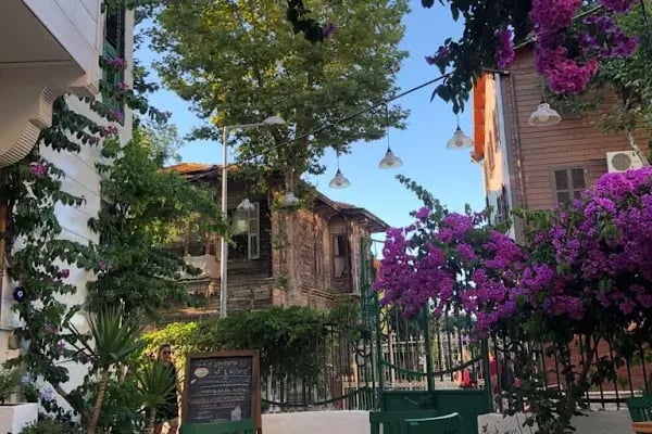 No16 Büyükada | Otel, Kahvaltı, Restaurant ve Cafe - Resim 12
