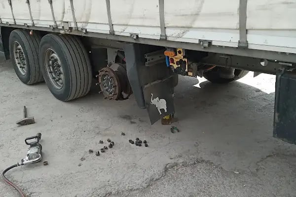 Bornova lastikçi - Resim 13