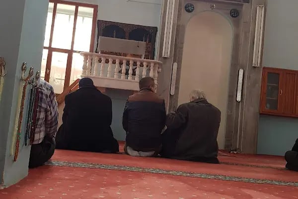 Büyük İhsaniye Cami - Resim 19