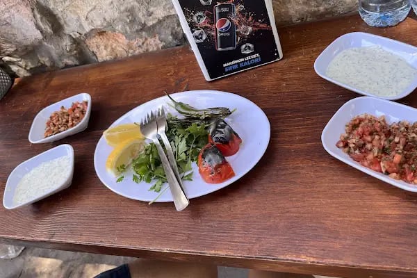 Curly's Demeter Restaurant & Bar - Resim 12