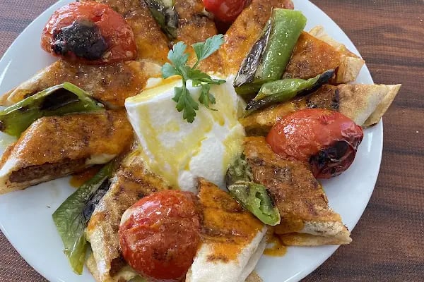 Ünlü Et Lokantası Ve Dürüm Evi - Resim 2