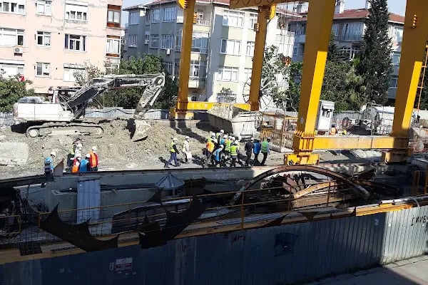 Neyire Neyir Sk. Girişi Naci Kasım Parkı - Resim 2