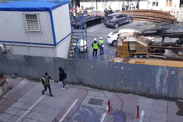 Neyire Neyir Sk. Girişi Naci Kasım Parkı - Resim 12