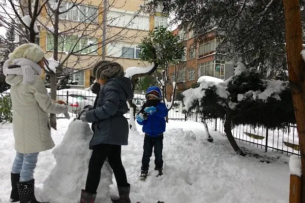 Neyire Neyir Sk. Girişi Naci Kasım Parkı - Resim 3