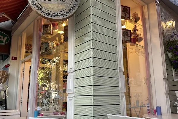 Büyükada Şekercisi Candy Island Cafe Patisserie - Resim 4