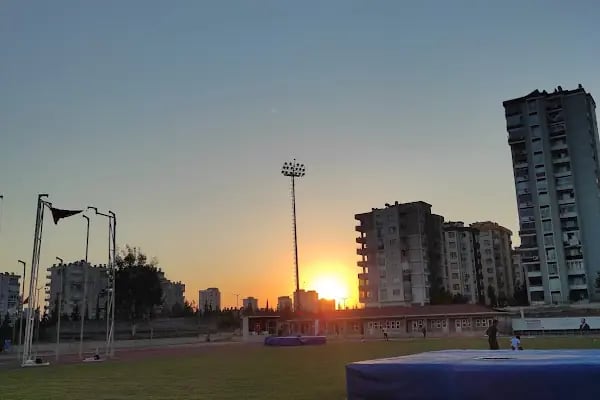 Çukurova İlçe Atletizm Pisti - Resim 8