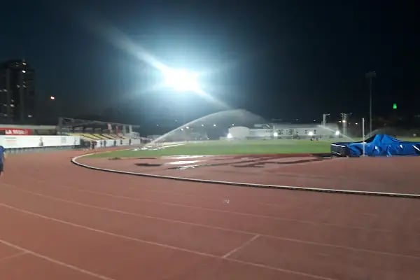 Çukurova İlçe Atletizm Pisti - Resim 3