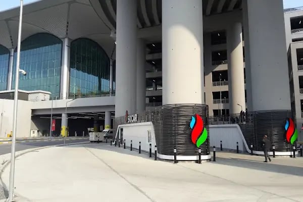 SOCAR İstanbul Havalimanı Rent A Car Çıkış İstasyonu - Resim 1
