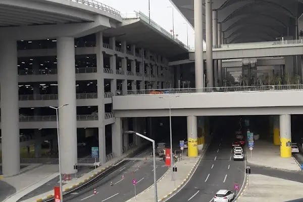 SOCAR İstanbul Havalimanı Rent A Car Çıkış İstasyonu - Resim 7