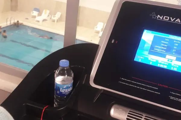 Mavera Yüzme Havuzu Ve Spor Kompleksi - Resim 8