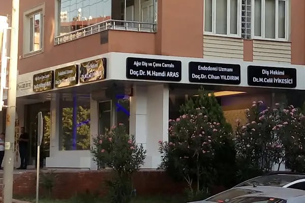 Özel Uzmanlar Ağız ve Diş Sağlığı Polikliniği - Resim 1