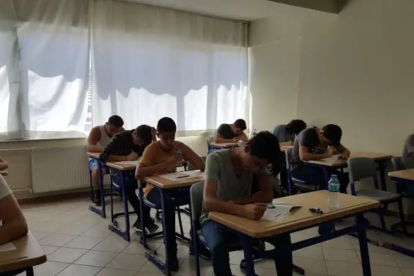Modern Fen Bilimleri Anadolu Lisesi - Resim 3